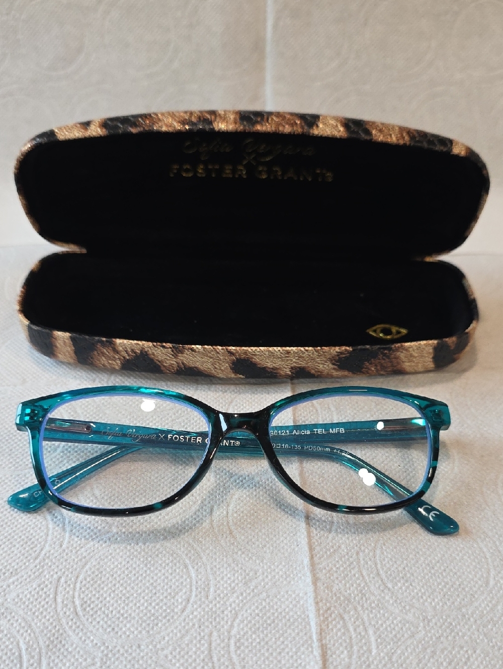 Sofia By Sophia Vergara Foster Grant Teal and Black Women's Reading Glasses 1.25